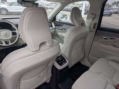 New 2026 Volvo XC90 T8 Ultra w/ Protection Package Premier image 12