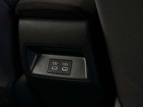 Used 2025 Toyota Corolla LE FWD image 27