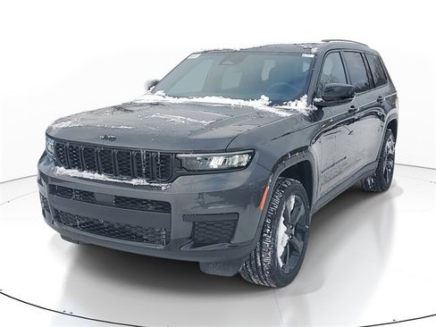 New 2025 Jeep Grand Cherokee L Altitude image 2