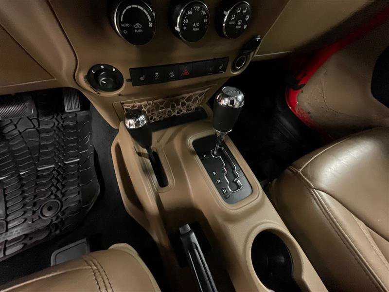 Used 2015 Jeep Wrangler Sahara w/ Dual Top Group AWD/4WD image 9