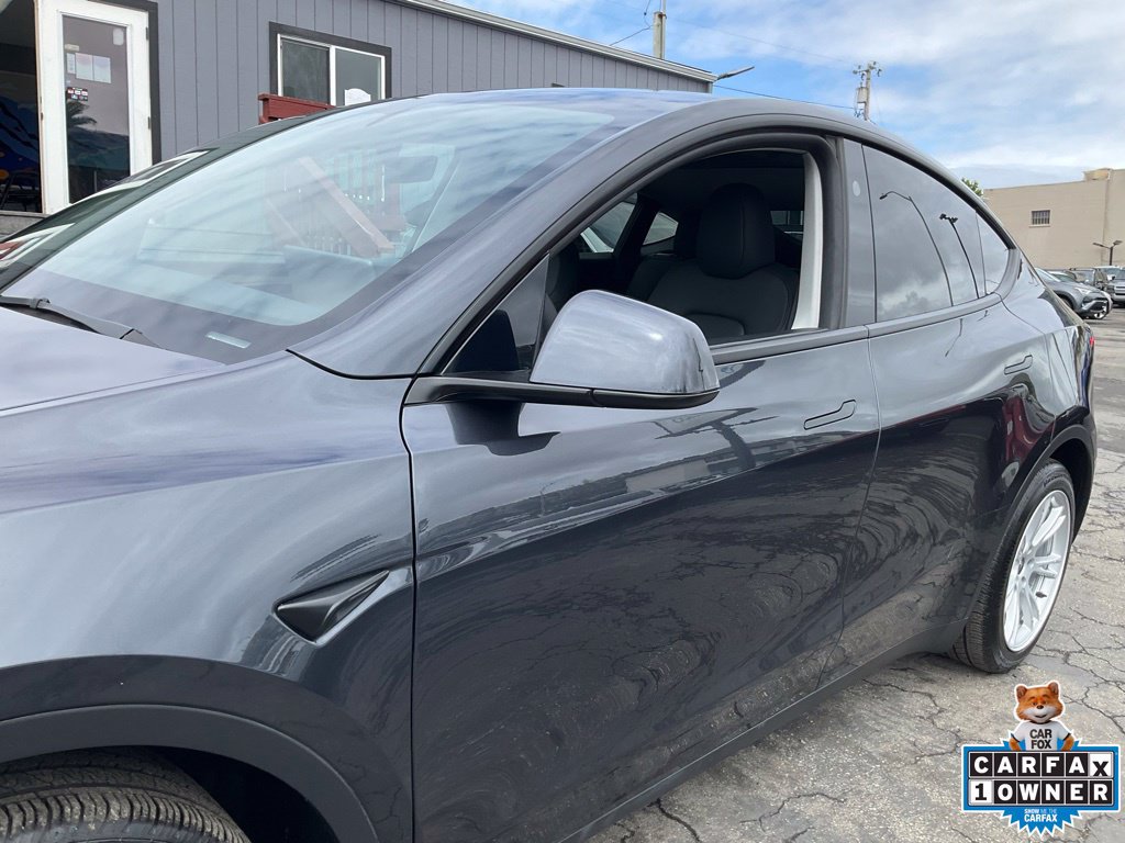 Used 2024 Tesla Model Y 2WD image 90