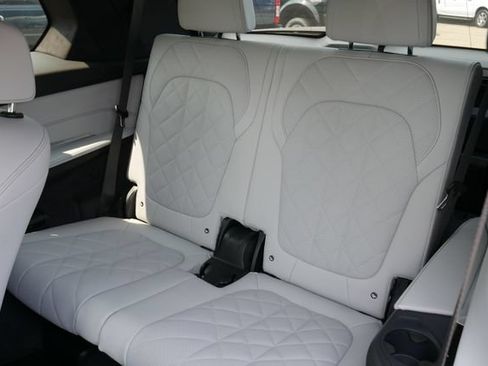 Used 2024 BMW X7 xDrive40i w/ Executive Package AWD/4WD image 28