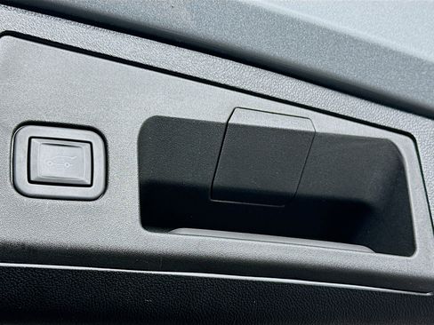 Used 2024 Cadillac XT4 Premium Luxury image 28