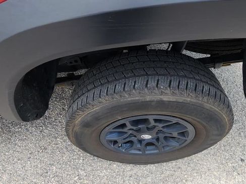 Certified 2020 Toyota Tacoma SR w/ SX Package AWD/4WD image 12