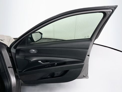 Used 2023 Hyundai Elantra SEL w/ Convenience Package FWD image 32