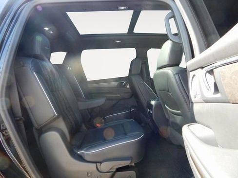 Used 2025 Buick Enclave Avenir w/ Super Cruise Package image 15