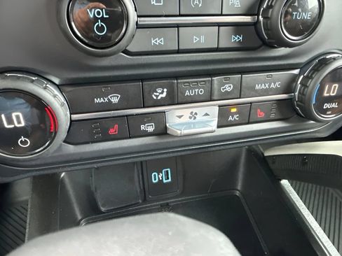 Used 2023 Ford Bronco Outer Banks AWD/4WD image 12
