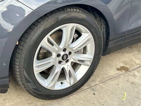 Used 2026 Land Rover Range Rover Velar S image 9