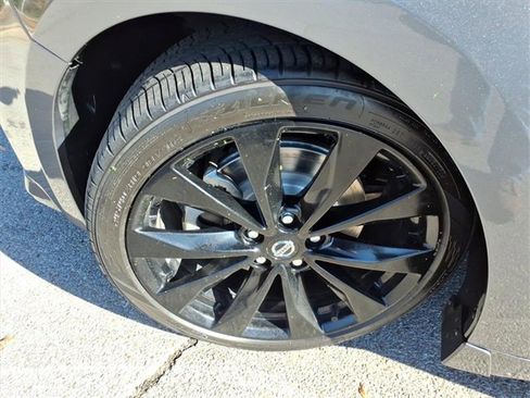 Used 2021 Nissan Maxima SR w/ Sport Mat Group image 23