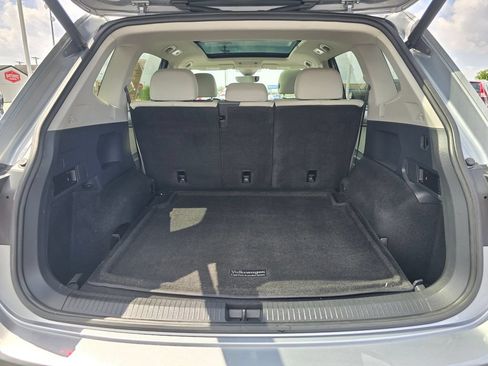 Used 2020 Volkswagen Tiguan SEL AWD/4WD image 12