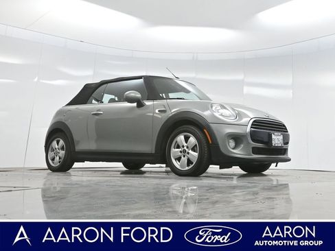 Used 2017 MINI Cooper Convertible image 3