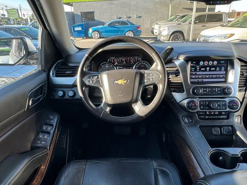 Used 2019 Chevrolet Suburban LT image 23
