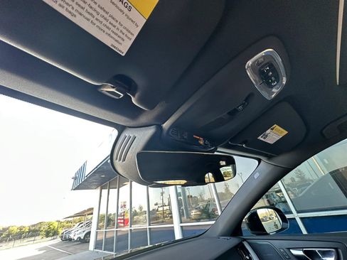 Used 2019 Volvo XC60 T5 Momentum w/ Multimedia Package FWD image 27