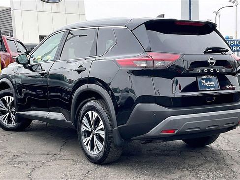 Used 2022 Nissan Rogue SV w/ SV Premium Package image 10