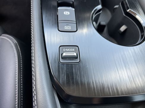 Used 2023 Nissan Rogue SL w/ SL Premium Package FWD image 18