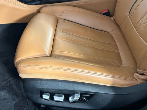 Used 2021 BMW 740i w/ M Sport Package image 11