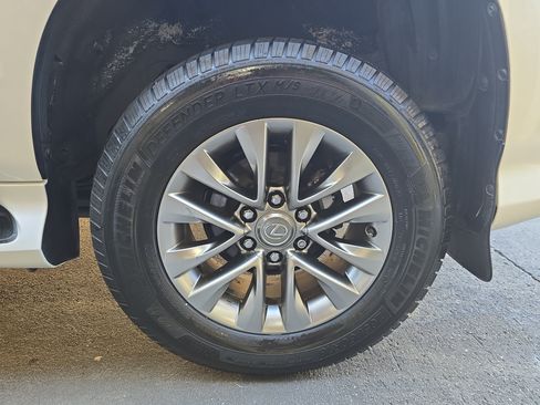 Used 2014 Lexus GX 460 Luxury w/ Preferred Accessory Package AWD/4WD image 34