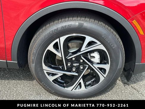 New 2025 Lincoln Nautilus Premier w/ Equipment Group 102A AWD/4WD image 12