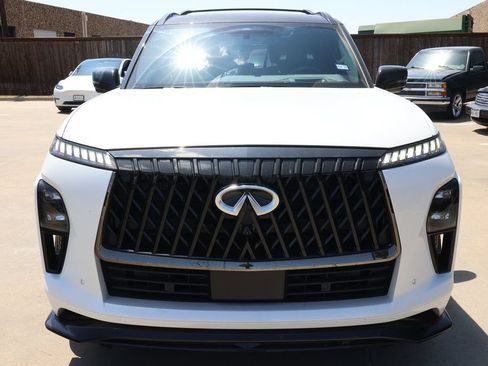 Used 2026 INFINITI QX80 4WD image 2