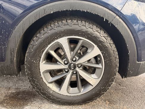 Used 2020 Kia Sorento AWD V6 image 29