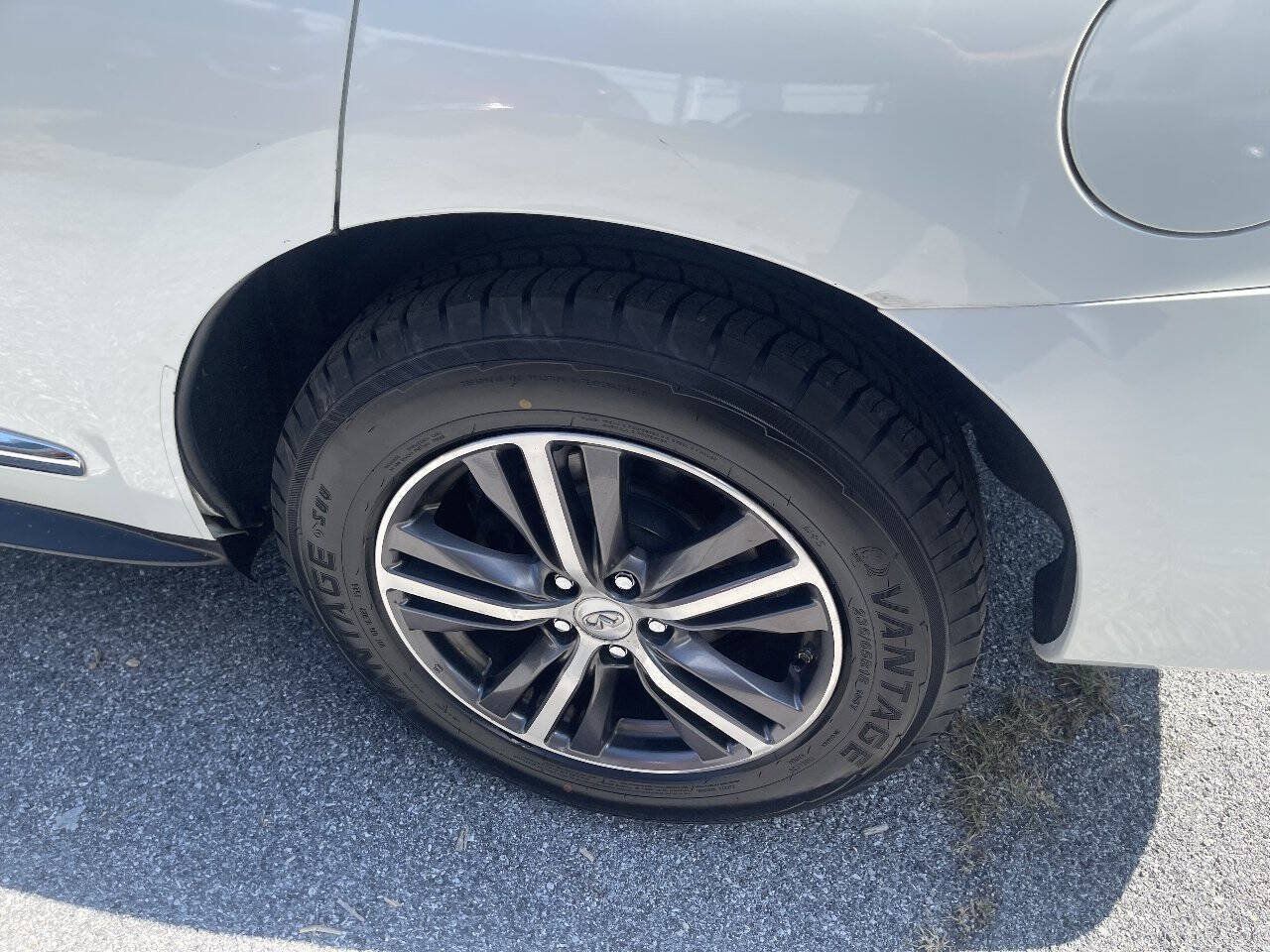 Used 2019 INFINITI QX60 Pure AWD/4WD image 31