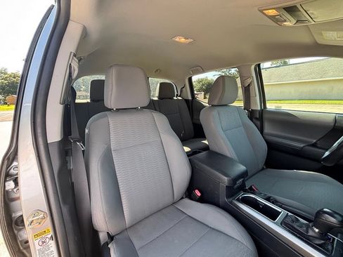 Used 2017 Toyota Tacoma SR5 RWD image 20