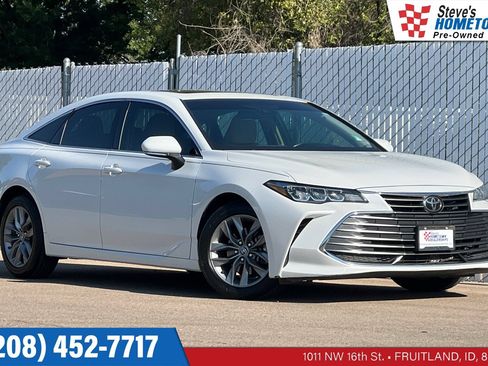 Used 2019 Toyota Avalon XLE w/ Moonroof Package FWD image 1