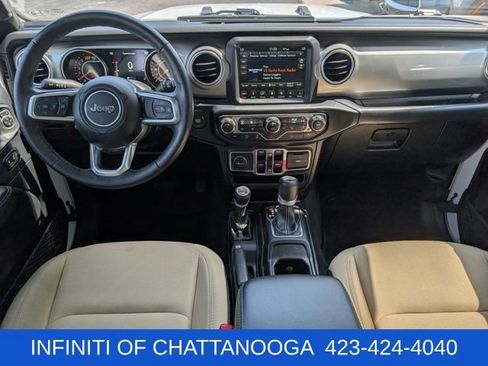 Used 2019 Jeep Wrangler Unlimited Sahara AWD/4WD image 12