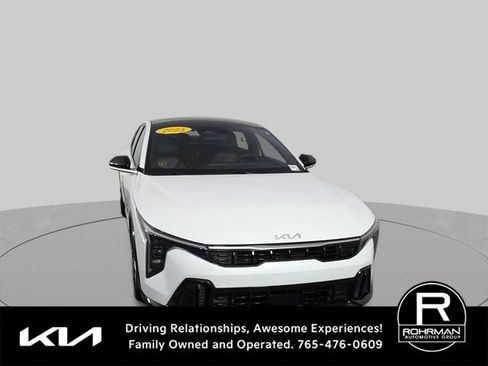 Used 2025 Kia K4 GT-Line w/ GT-Line Premium Package FWD image 3