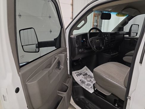 Used 2022 Chevrolet Express 3500 Work Van w/ Power Convenience Package image 22