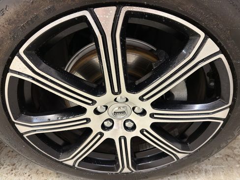 Used 2018 Volvo XC60 T5 Inscription w/ Convenience Package image 37