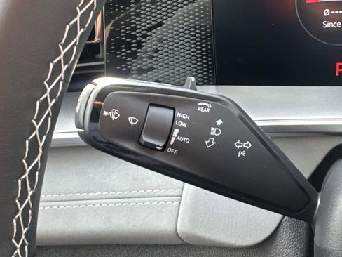 New 2026 Volkswagen Tiguan SE image 25