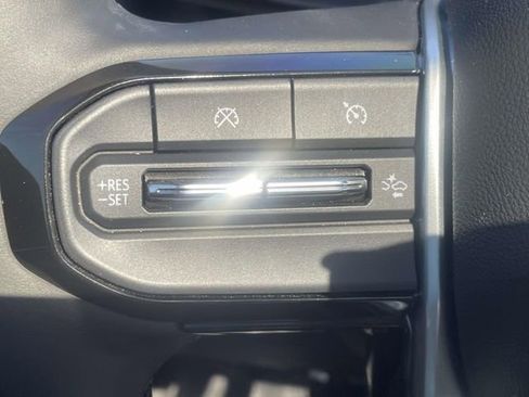 Used 2026 Chevrolet Colorado ZR2 w/ Technology Package AWD/4WD image 24