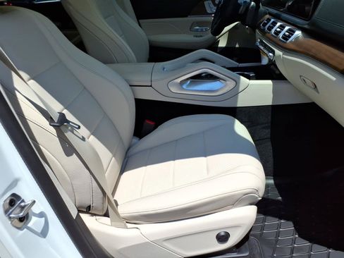 Used 2026 Mercedes-Benz GLS 450 4MATIC image 24