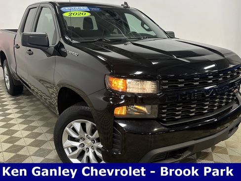 Used 2020 Chevrolet Silverado 1500 Custom w/ Custom Value Package image 3
