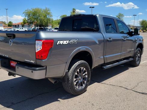 Used 2016 Nissan Titan SV AWD/4WD image 10