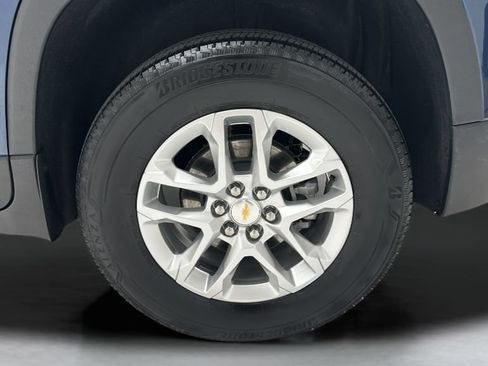 Used 2023 Chevrolet Traverse LS w/ Safety Package AWD/4WD image 8