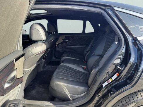Used 2018 Lexus LS 500h w/ Luxury Package RWD image 30