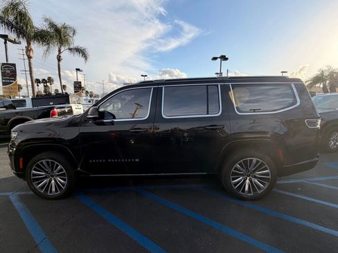 Used 2022 Jeep Grand Wagoneer Series III w/ Rear Seat Video Group 1 image 4