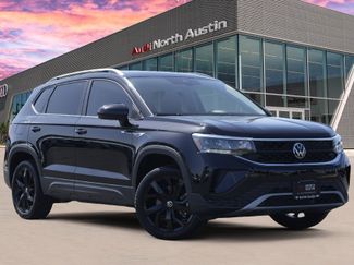 Used 2024 Volkswagen Taos SE w/ Black Wheel Package image 1
