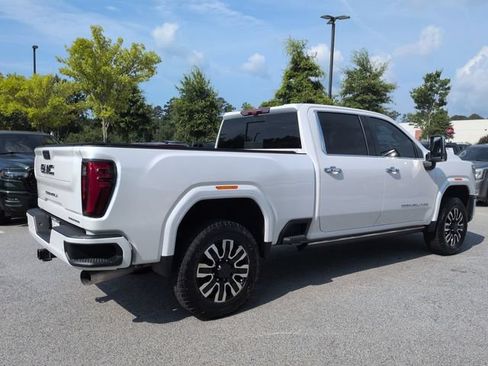Used 2025 GMC Sierra 2500 Denali Ultimate w/ Max Trailering Package AWD/4WD image 4