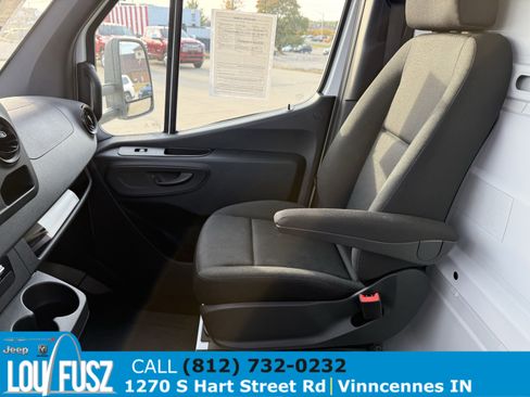 Used 2020 Mercedes-Benz Sprinter 4500 w/ Driver Convenience Package image 13