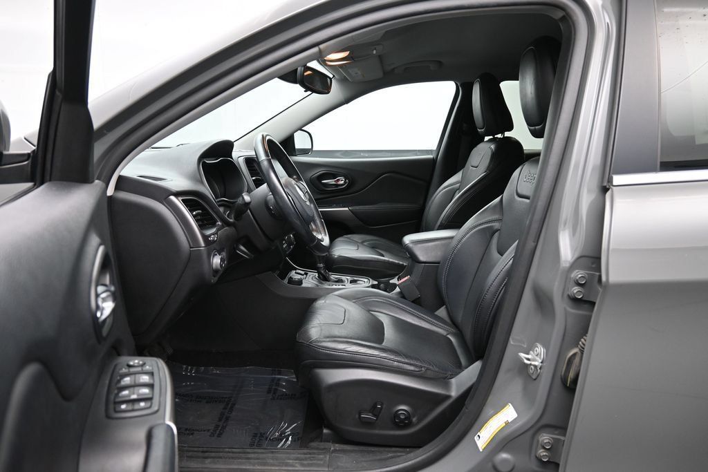 Used 2020 Jeep Cherokee Latitude Lux w/ Quick Order Package 26H Lux AWD/4WD image 23