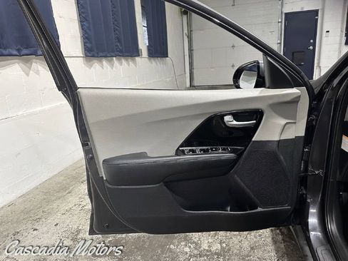 Used 2018 Kia Niro EX image 18