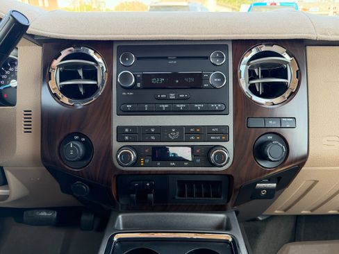Used 2011 Ford F250 Lariat w/ Lariat Interior Pkg RWD image 14