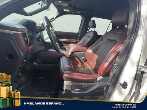 Used 2023 Ford Expedition Limited image 11