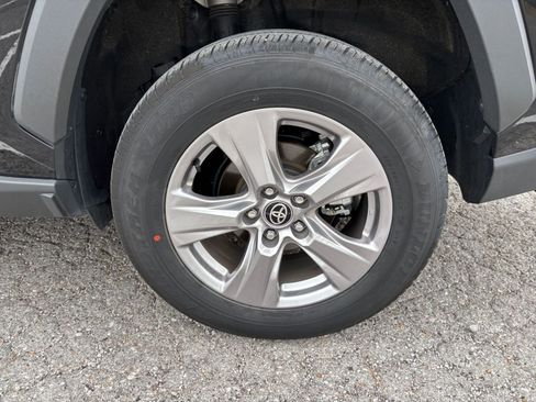 Used 2025 Toyota RAV4 XLE image 30