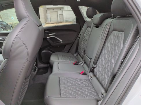 Used 2025 Audi SQ5 Premium Plus AWD/4WD image 32