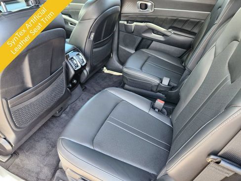 Certified 2023 Kia Sorento SX AWD/4WD image 18