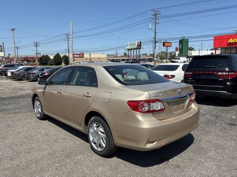 Used 2012 Toyota Corolla LE FWD image 5